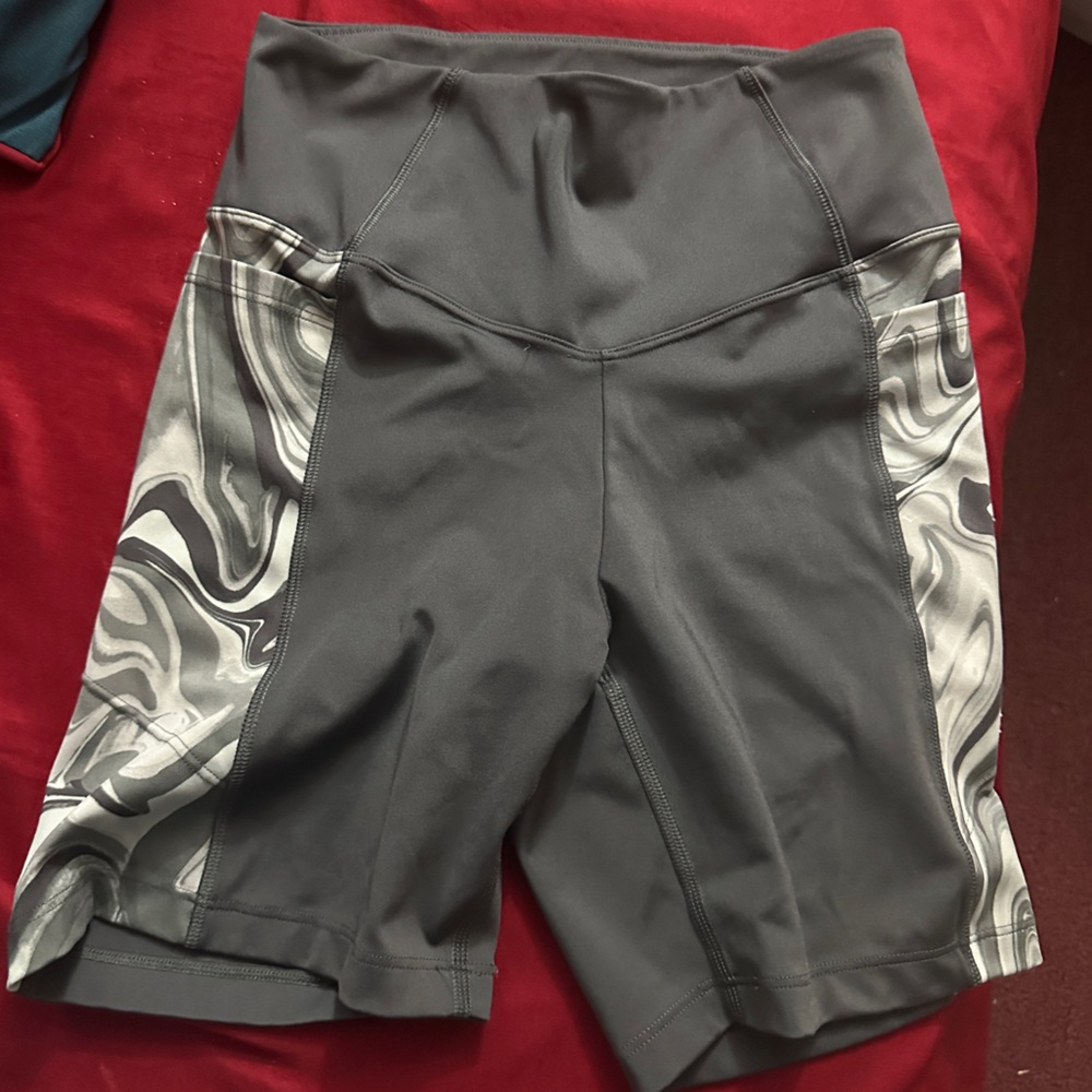 PINK Victoria's Secret Gray Athletic Biker Shorts Modern Sporty Design